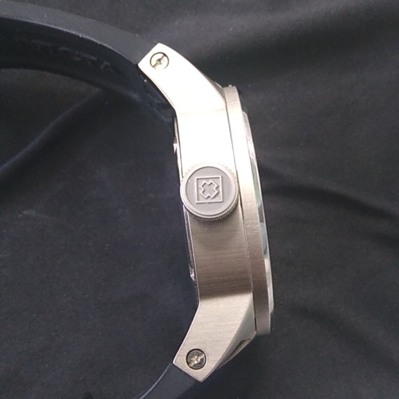 Invicta DNA Urban Men's Watch 10402 Black/Gray/Red - Picture 14 of 16